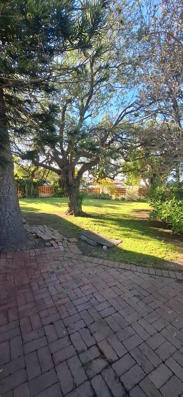6 Bedroom Property for Sale in Cravenby Western Cape